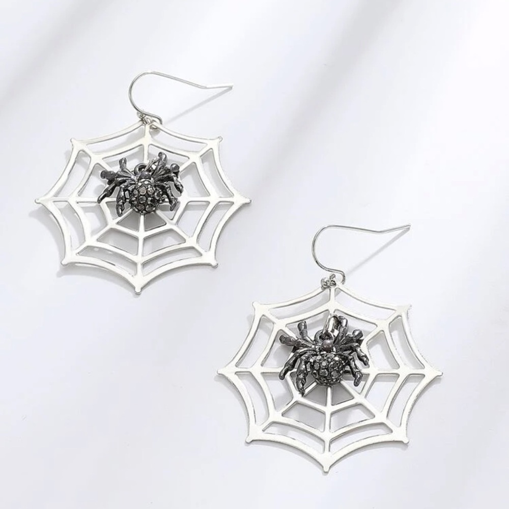 🕸️Awesome Metallic Rhinestone Spider Web Drop Earrings 🕷️
